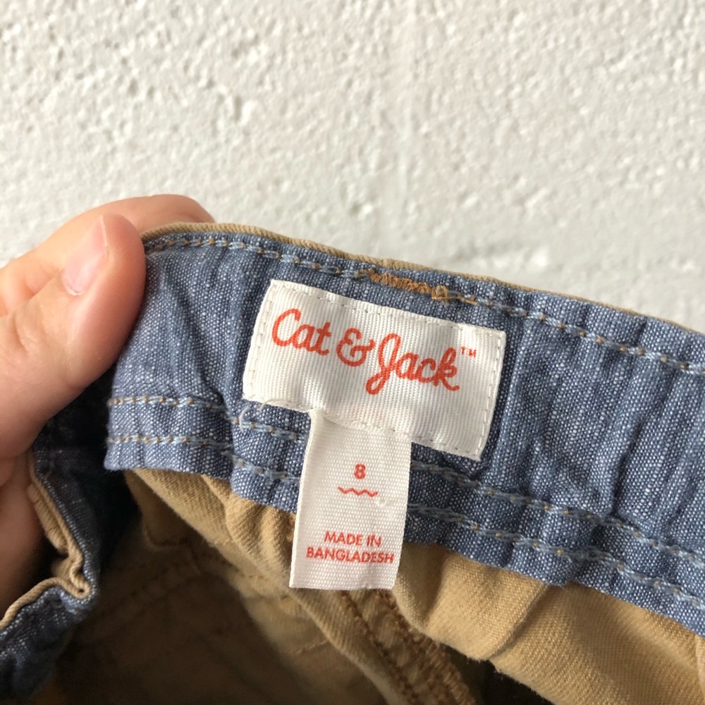 Cat & Jack khaki cargo shorts six: 8 - Picture 4 of 8